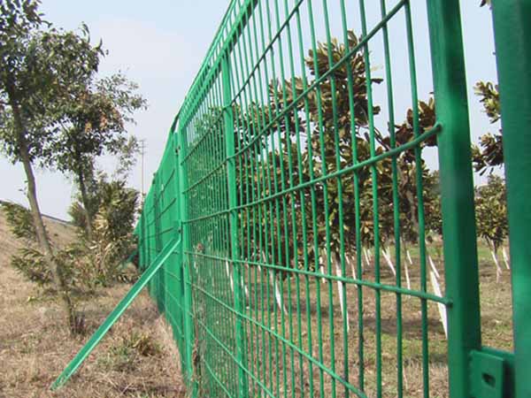 隔离栅 - 安平县全昊金属丝网制品有限公司图片3