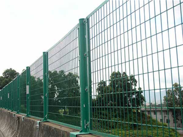 公路护栏网