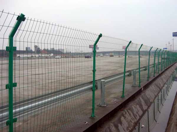 公路护栏网 - 安平县全昊金属丝网制品有限公司图片3