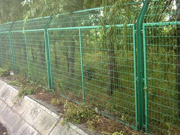 框架护栏网 - 安平县全昊金属丝网制品有限公司图片2