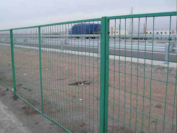 框架护栏网 - 安平县全昊金属丝网制品有限公司图片4